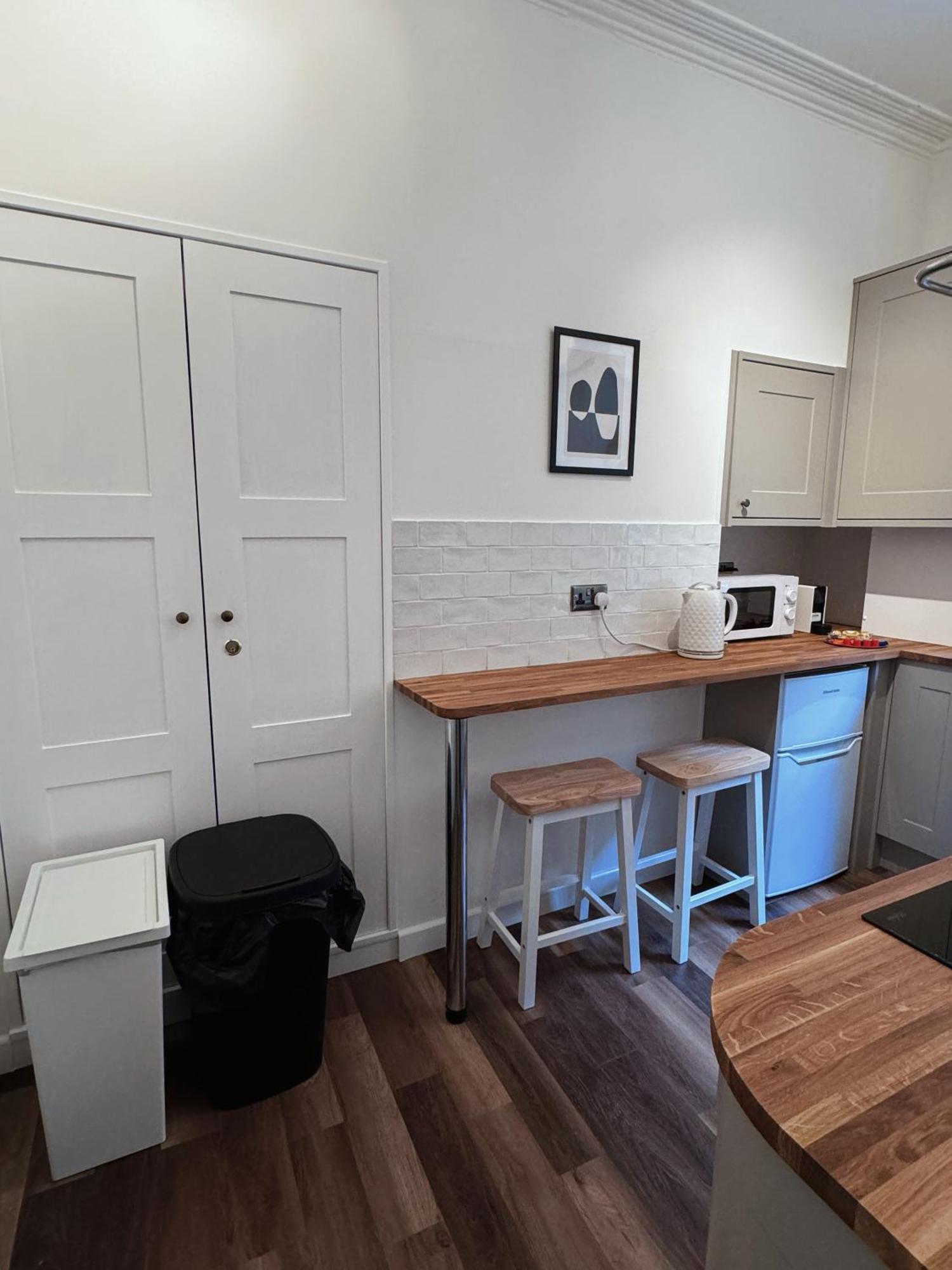 Broad Street Apartment - Central Бат Екстериор снимка