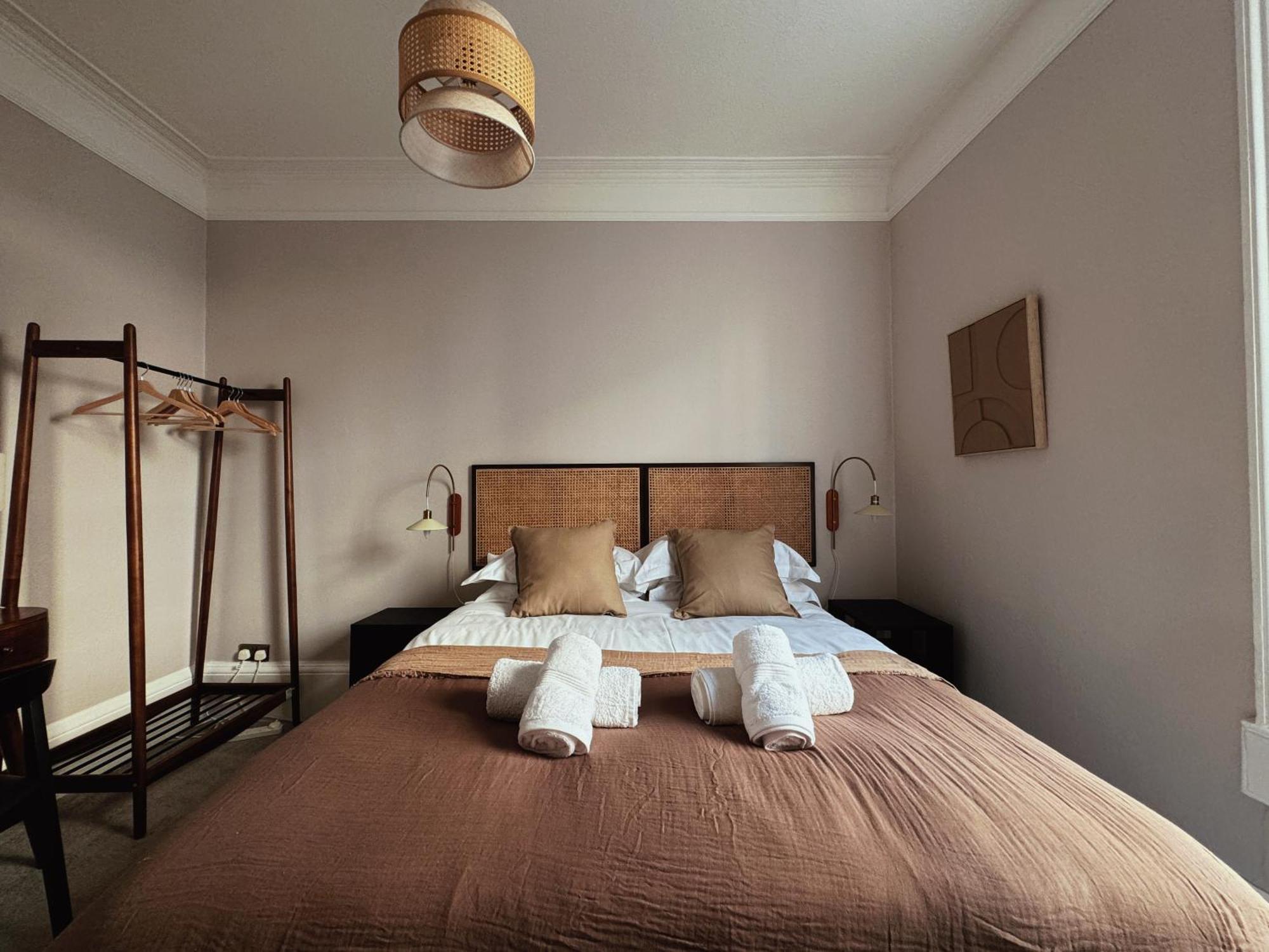 Broad Street Apartment - Central Бат Екстериор снимка